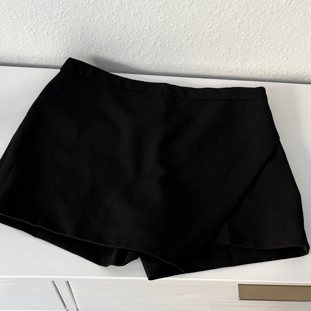 Babaton Elegant Black Skort